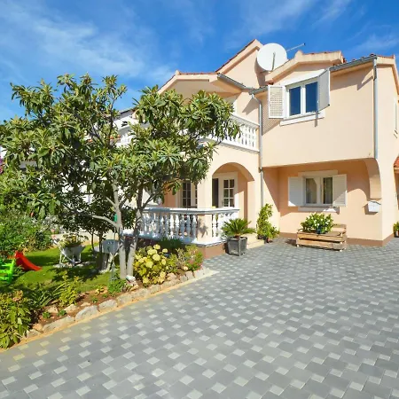 Apartmán Mladen-3 By Interhome *