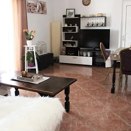 Apartmán Mladen-3 By Interhome *