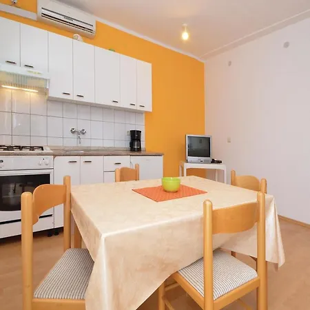 Apartamento Mladen-3 By Interhome