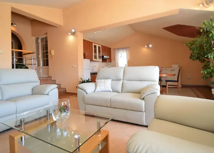 Mladen-3 By Interhome アパート